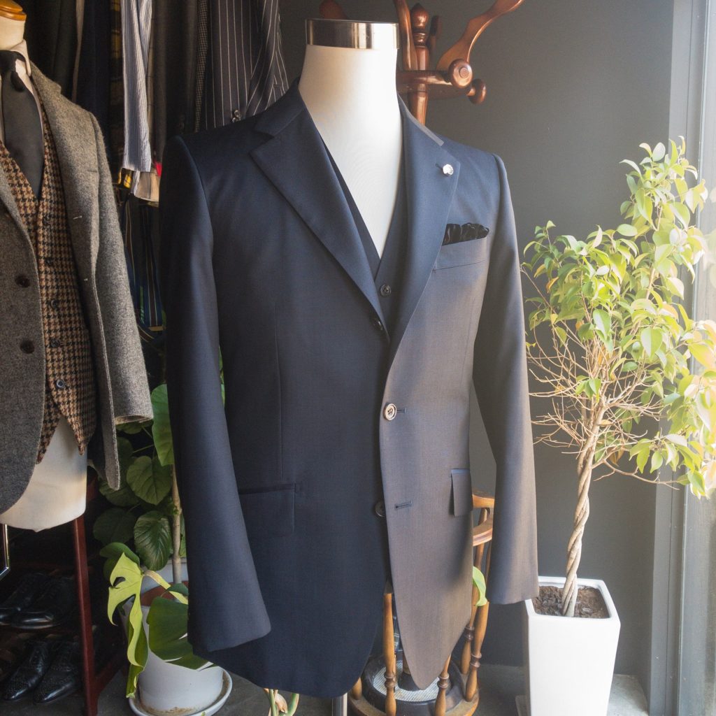 オールシーズン着られるスーツ|フィボナッチ紳士洋品店-墨田区の紳士服 