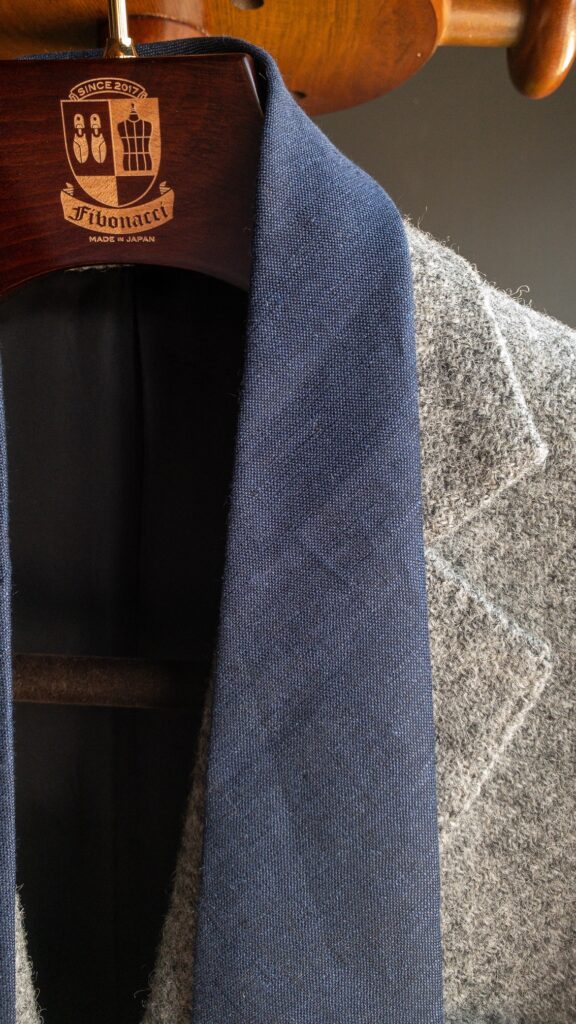 ネイビーリネンタイ　グレーハリスツイードジャケット