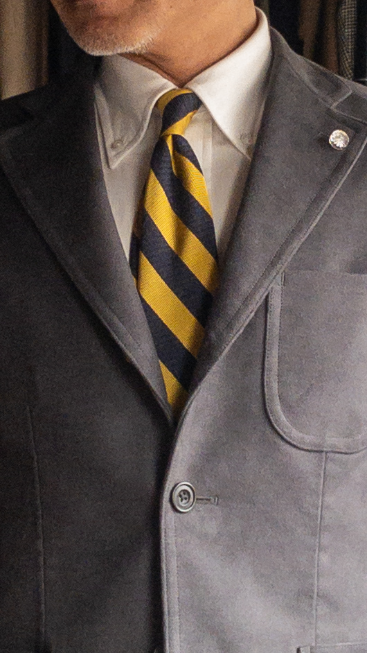 グレーモールスキンのコーディネート