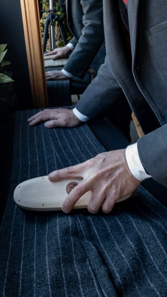 ブラシの平野　手植え水雷型　洋服ブラシ