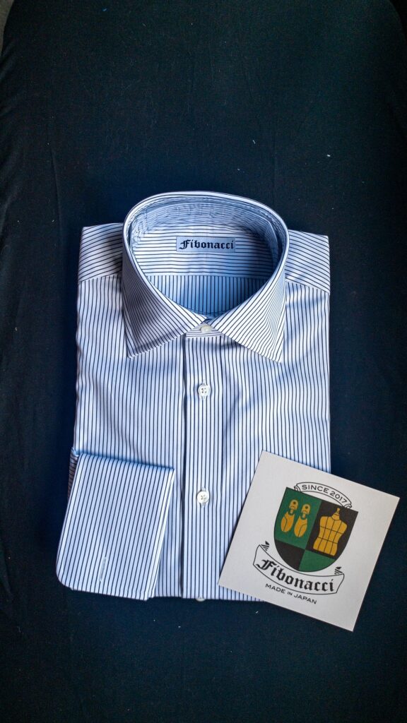 pencil striped detachable collar shirt