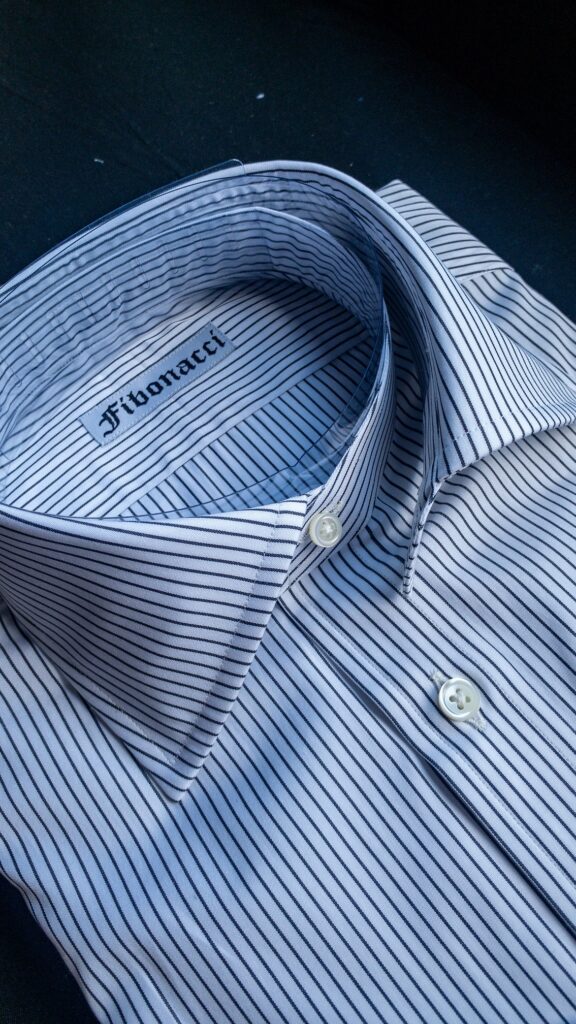pencil striped detachable collar shirt