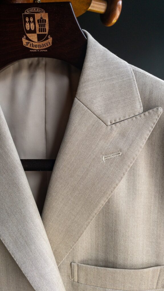 サヴィルクロフォード　ベージュのソラーロ